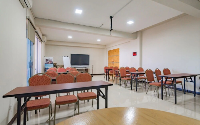 RedDoorz Premium near Bandung Station