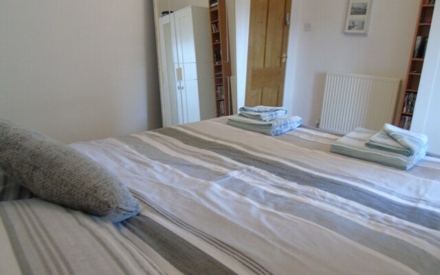 Snug Krayr Apartment