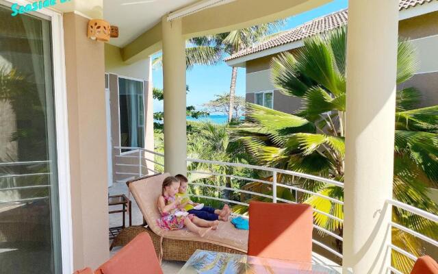 3BR Stunning penthouse / Beach front