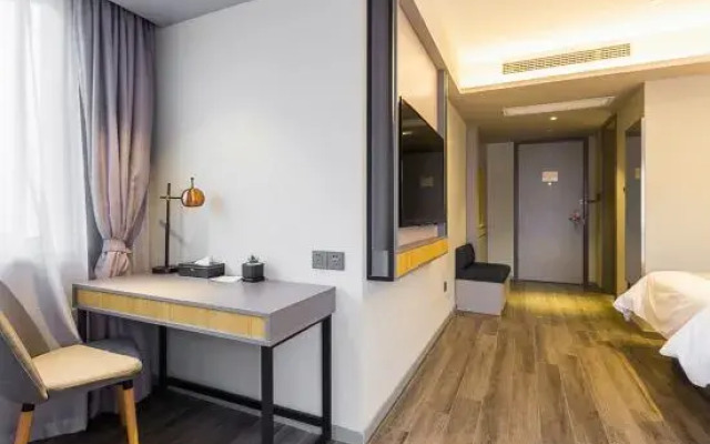 Homeinn Selected Hotel (Nanjing Provincial Women and Children's Hospital Longjiang Subway Station)