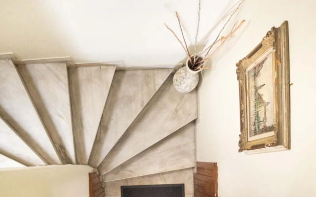 Classic Central Athinian Apartment