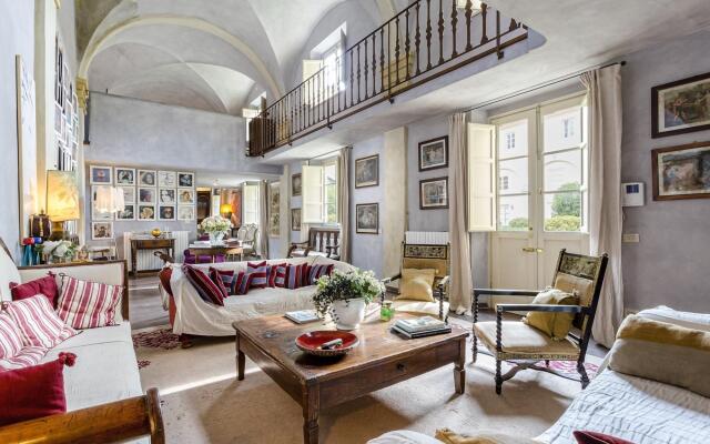 Casa Blanc in Lucca With 1 Bedrooms and 1 Bathrooms