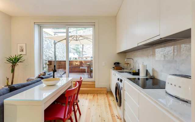 Pinheiro Terrace Downtown Apartment by DA'HOME