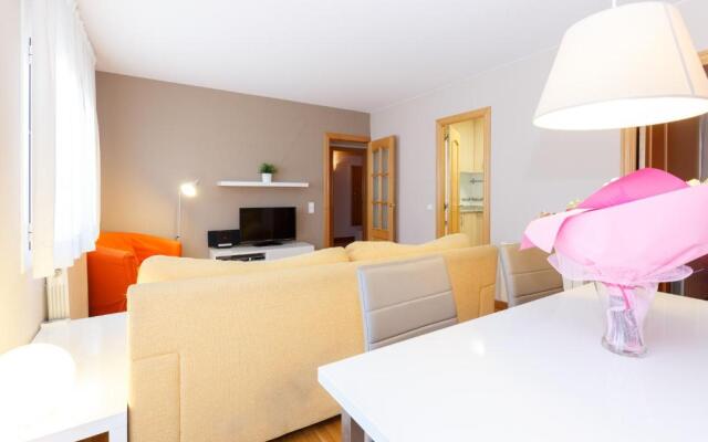 LetsGo Sagrada Familia Penthouse