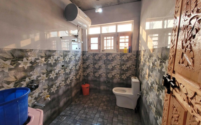 POP 92683 Tabasum Homestay