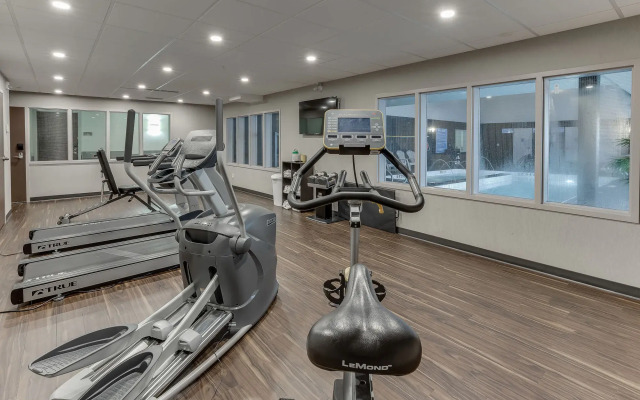 Home Inn & Suites Saskatoon South