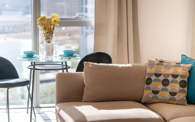 Bright and spacious Studio in DIFC