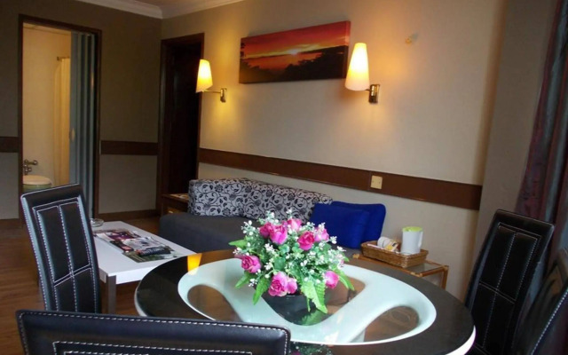 Hotel Grand Crystal