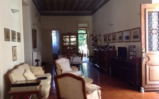 5-bed House With Garden in the City of Chios