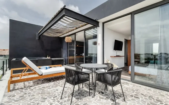 Luxury 1 Bedroom Penthouse by Iik Tulum