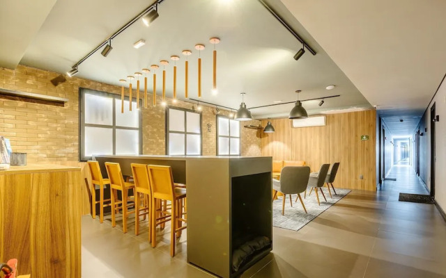 Studio w/ Balcony and View in Consolacao - Vno1417