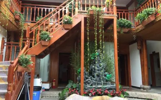 Huayue Tang Inn