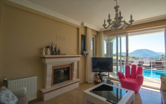 Arnna Villa 1 by Villa Buketi