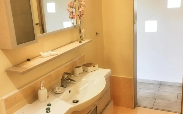 A7 Beauty Vouliagmeni Apt in a unique Spot