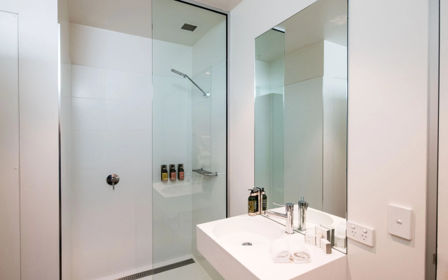 Sullivans Cove Apartments