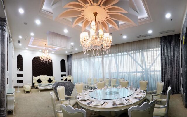 Shenzhen Baoan PLUS Gems Cube Hotel