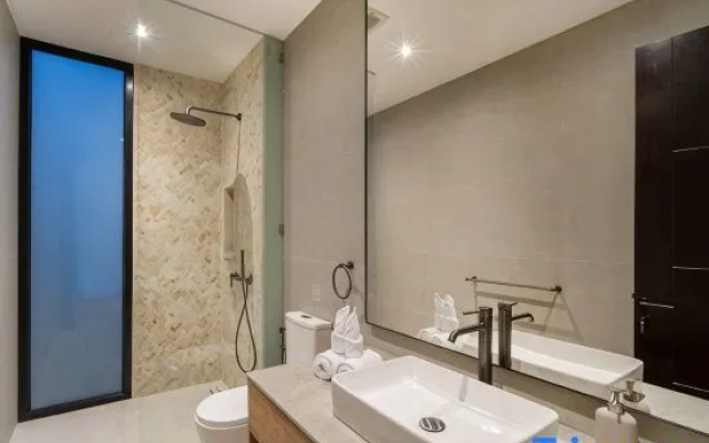 Six Palm 2BR Villa w/ Rooftop Near Padang Beach – Bathroom – Pecatu