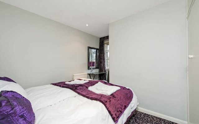 Colorful And Modern 2 Bedroom Near Oxford Street