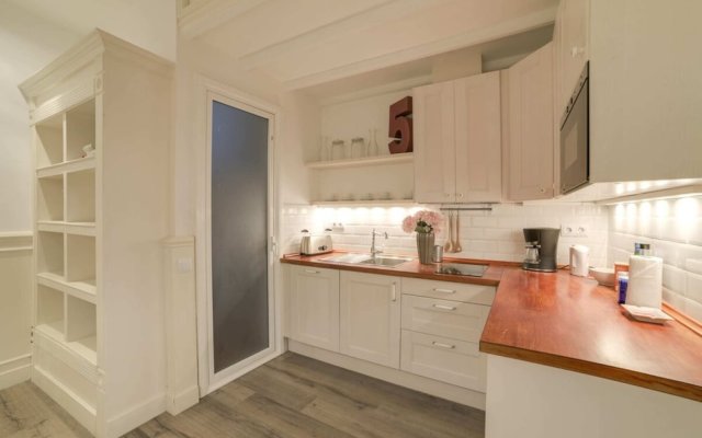Stylish 1 Bedroom Apartment With Terrace In Lesseps
