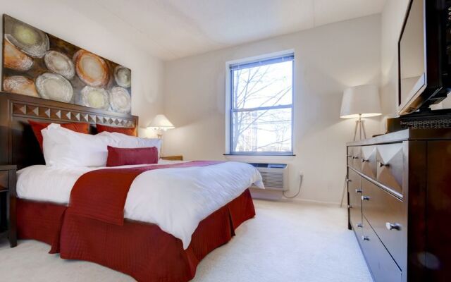 Global Luxury Suites at Monroe