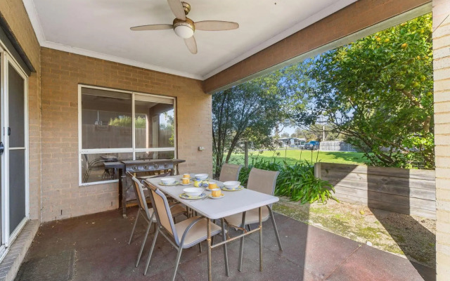 Modern Beachside 5 Bedrooms