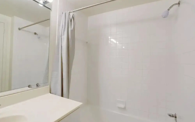 Fantastic 2BR Condo with Gym