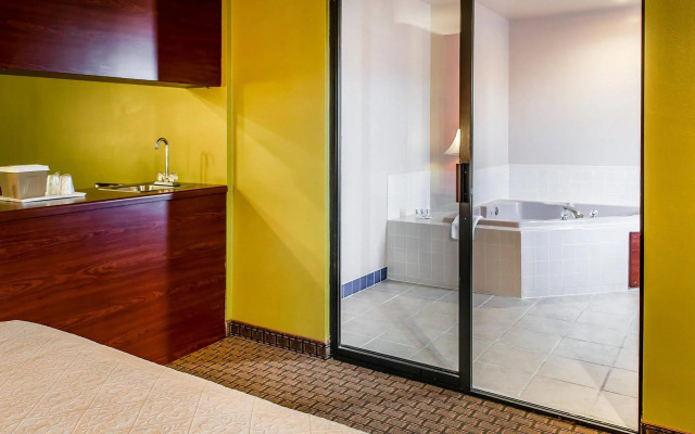 Baymont Inn by Wyndham Farmington