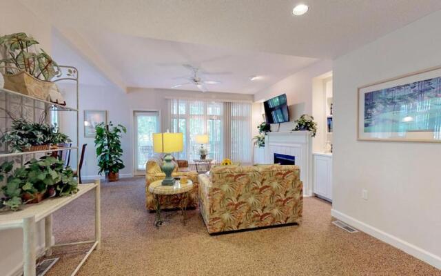 7655 Huntington Villas