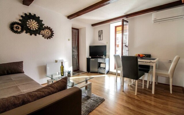Lovely 2-bed Apartment in Rovinj