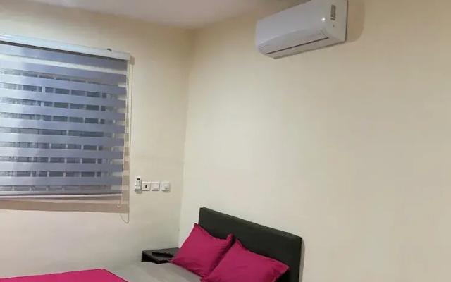 Louis Apartments