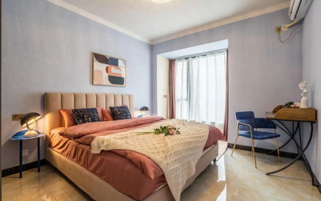 Zhengzhou Zhongyuan·Shenglong square