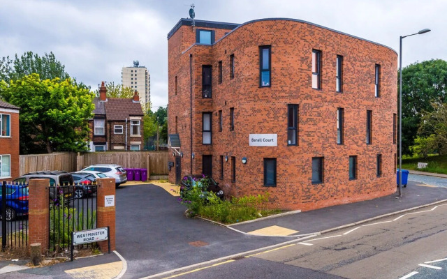 Stunning and Modern 2 Bedroom Apt in Liverpool
