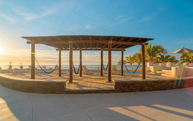 GR Solaris Lighthouse Los Cabos