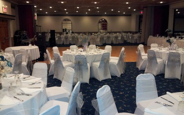 Whaler Inn And Suites