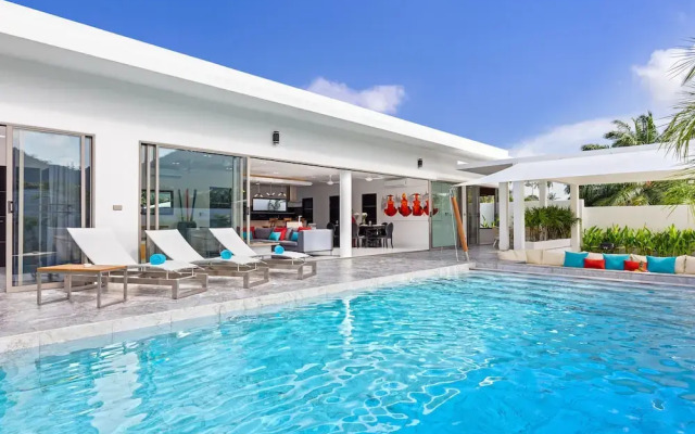 Open-space Design 4BR Pool Villa Luna