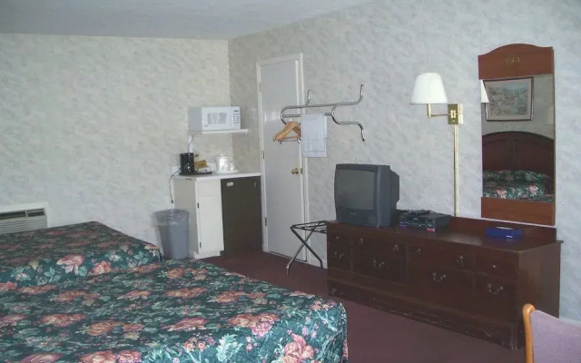 Castlewood Inn