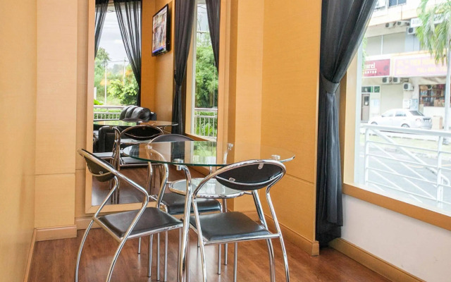 OYO Rooms Bundusan Commercial Centre