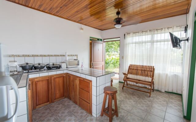 Apartamentos QR La Fortuna - Adults Only