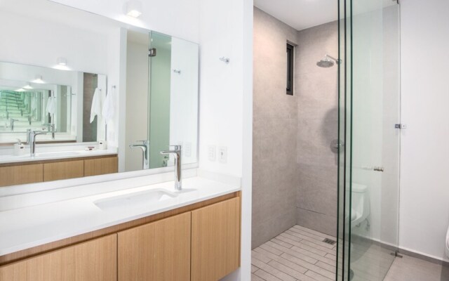 Condo Aria Ocean 411 by Kivoya