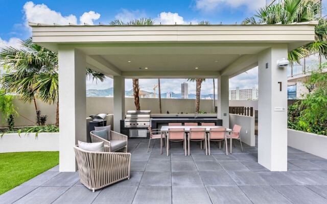 Sky Ala Moana 4005 1 Bedroom Condo by RedAwning