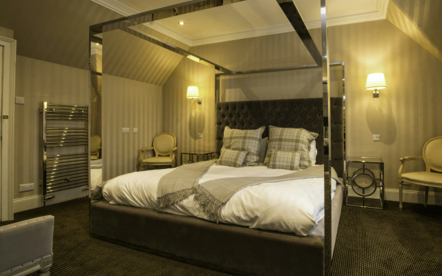 The Fenwick Hotel