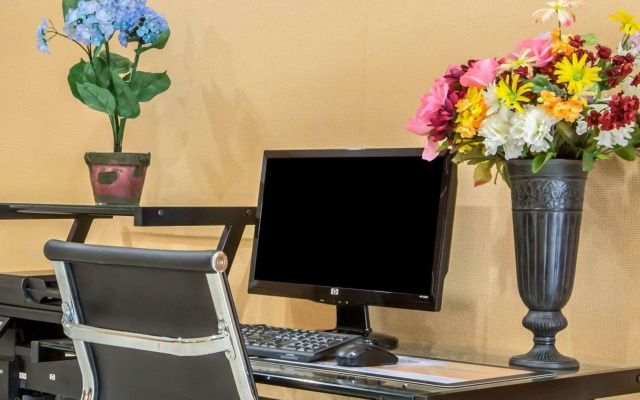 Econo Lodge Lake Region