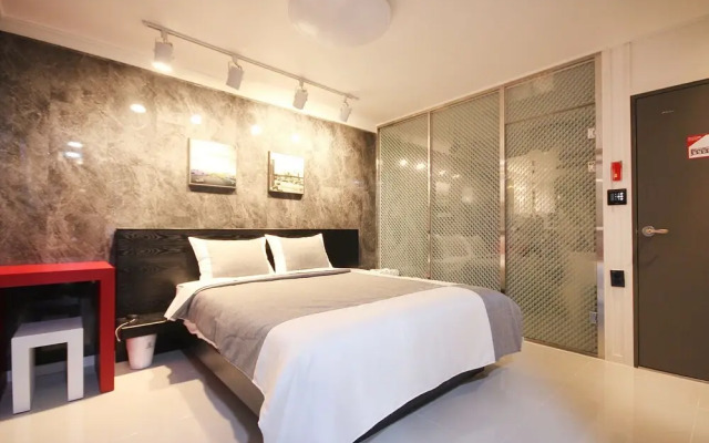 Geoje Island Sadeung K Self Check-in Motel