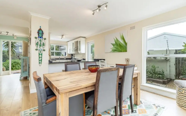 3 Bedroom Family Home - Houtbay