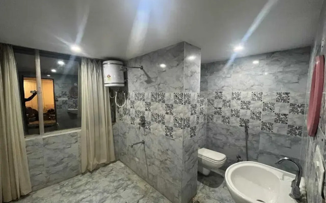 Raj Mahal Rooms & Banquet Hall