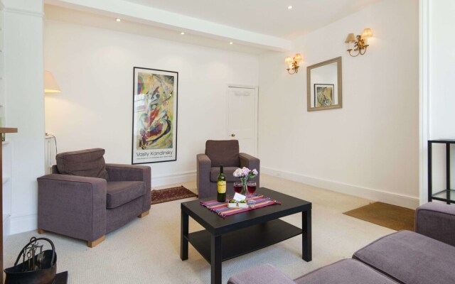The Homey Shepherd's Bush House - ABE