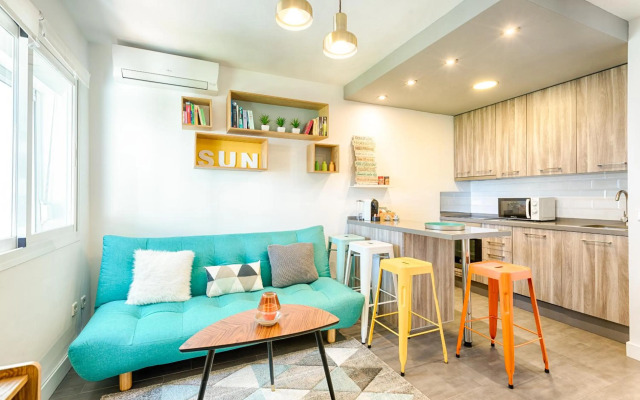 Beachside cosy apartment with pool