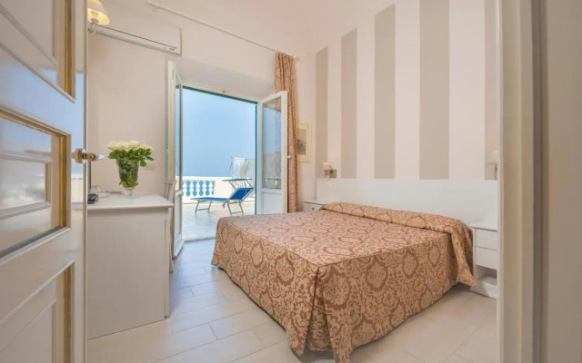 Grand Hotel Villa Parisi