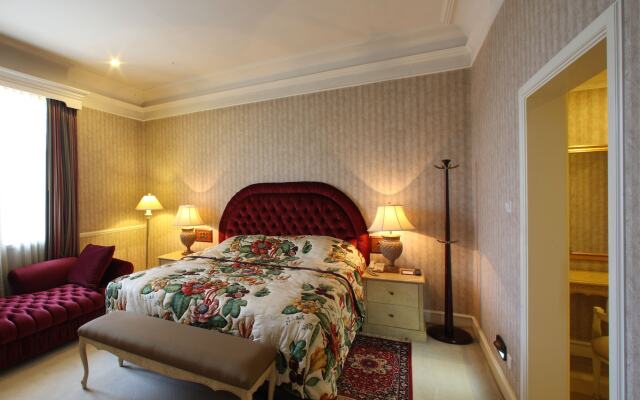 Jianguo Qianmen Hotel