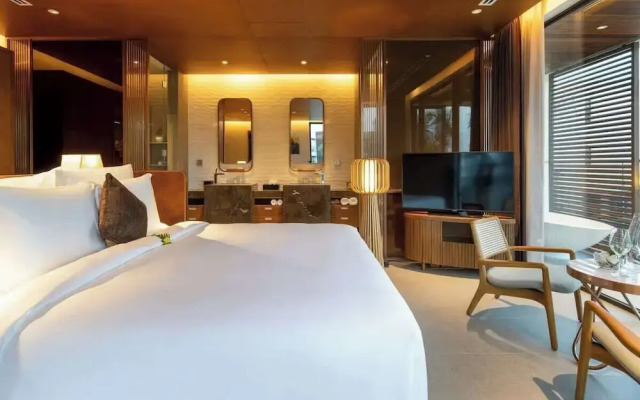 5BR Luxury Villa: Elite Services & Privacy